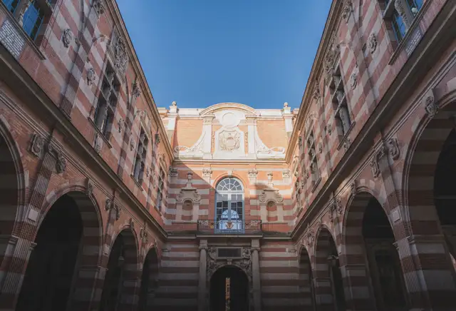 Cour intérieure du Capitole de Toulouse