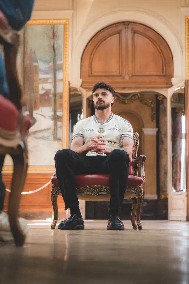 Romain Ntamack joueur du Stade Toulousain en interview au Capitole de Toulouse