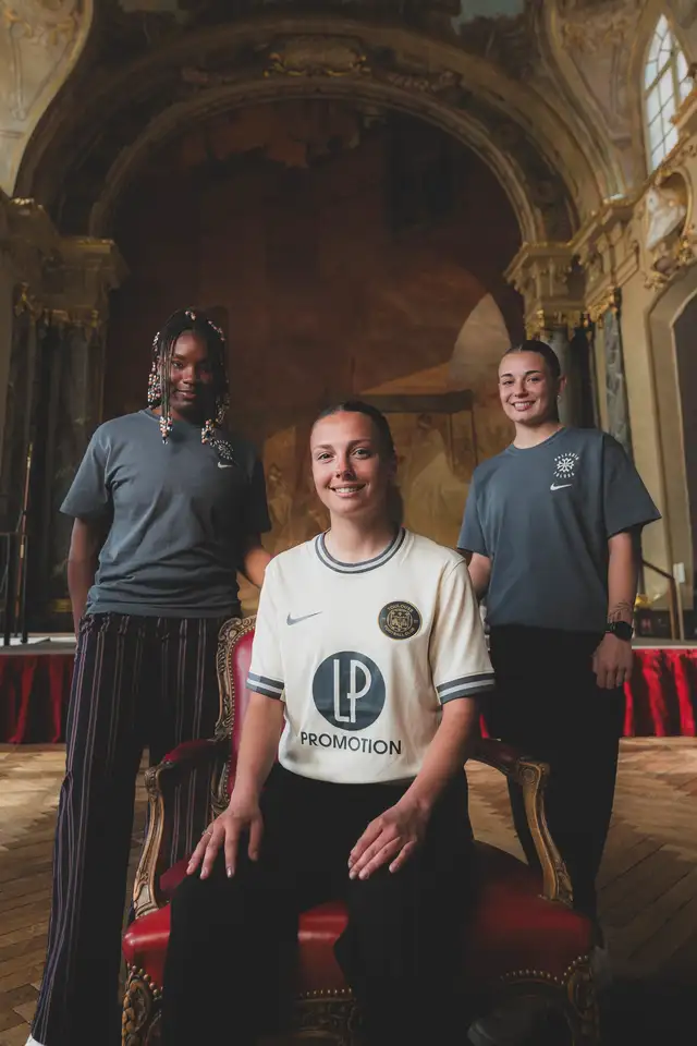 Joueuses du Téfécé et du Stade Toulousain portant la collection Capitolium
